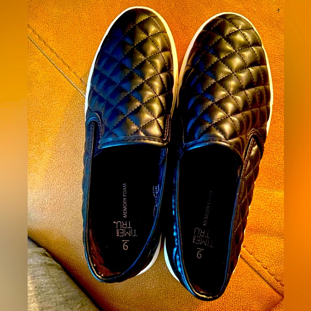 Time and Tru slip on shoe MEMORY FOAM